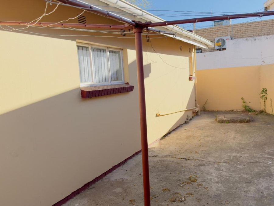 6 Bedroom Property for Sale in Southernwood Eastern Cape